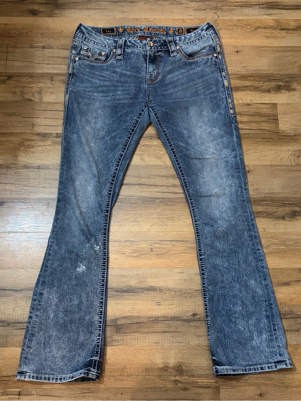 Rock Revival Luz low rise bootcut med wash embroidered embellished Sz 30 jeans